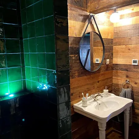 The Old Mill וילה *